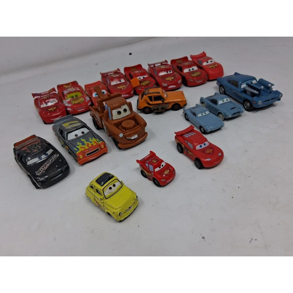 Disney Pixar Cars Diecast Lot Lightning McQueen Mater Luigi Fin McMissile 18pc O
